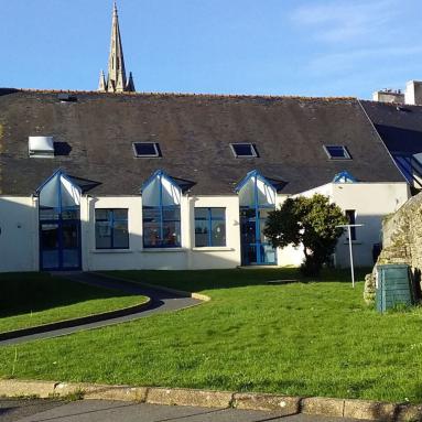 Côté entrée des élèves